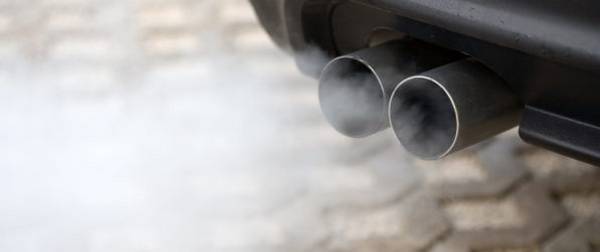 Диагностика автомобильного силового агрегата по дыму из выхлопа - фото