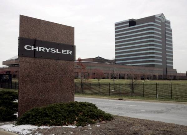 Chrysler отзывает 67 000 автомобилей - фото