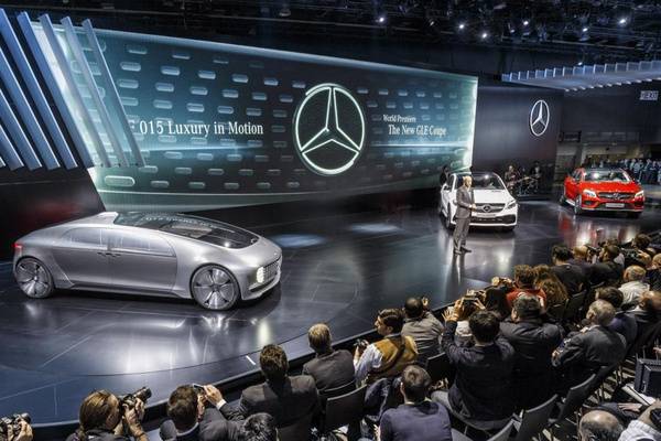 Mercedes представил седан F015 - фото
