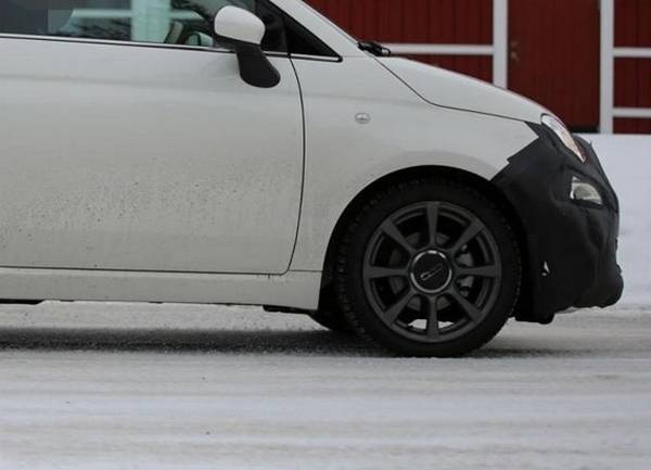 Обновленный Fiat 500 замечен на тестах - фото