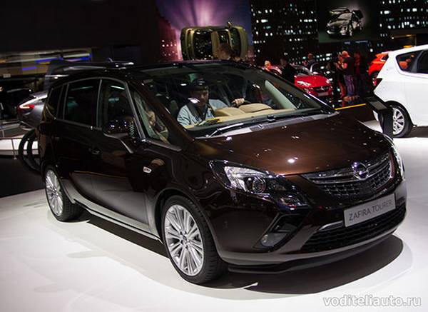 Минивэн Opel Zafira (Опель Зафира) можно отнести к семейным автомобилям с фото