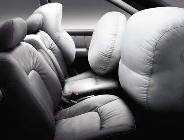 Как работает подушка безопасности водителя и пассажира - фото