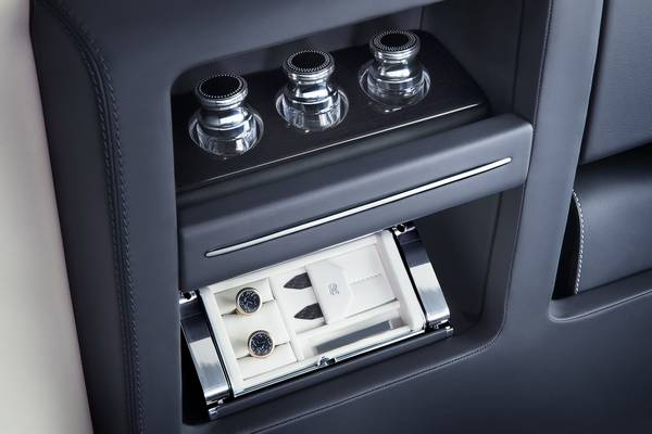 Rolls-Royce представил версию Phantom Limelight - фото
