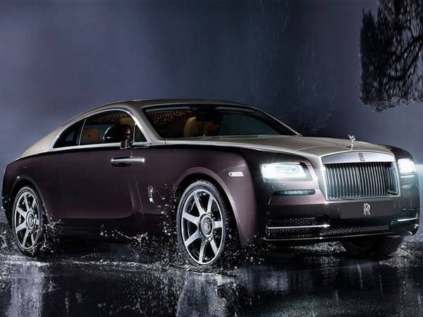 Rolls-Royce продал рекордное количество автомобилей с фото