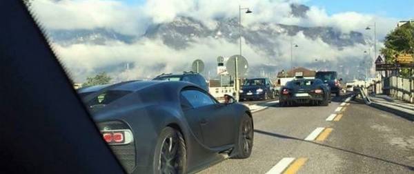 Появились новые фото суперкара Bugatti Chiron с фото
