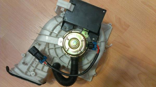 Быстро и качественно на ВАЗ 2110 заменить вентилятор печки - фото